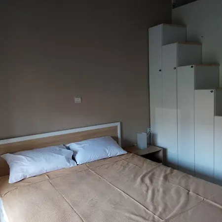Ear Apartment